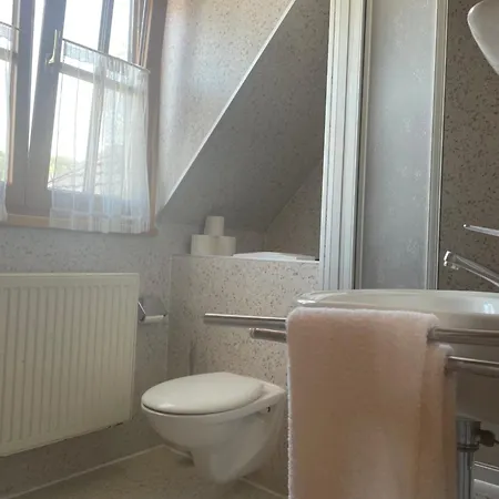 Lotus Garden 게일링언